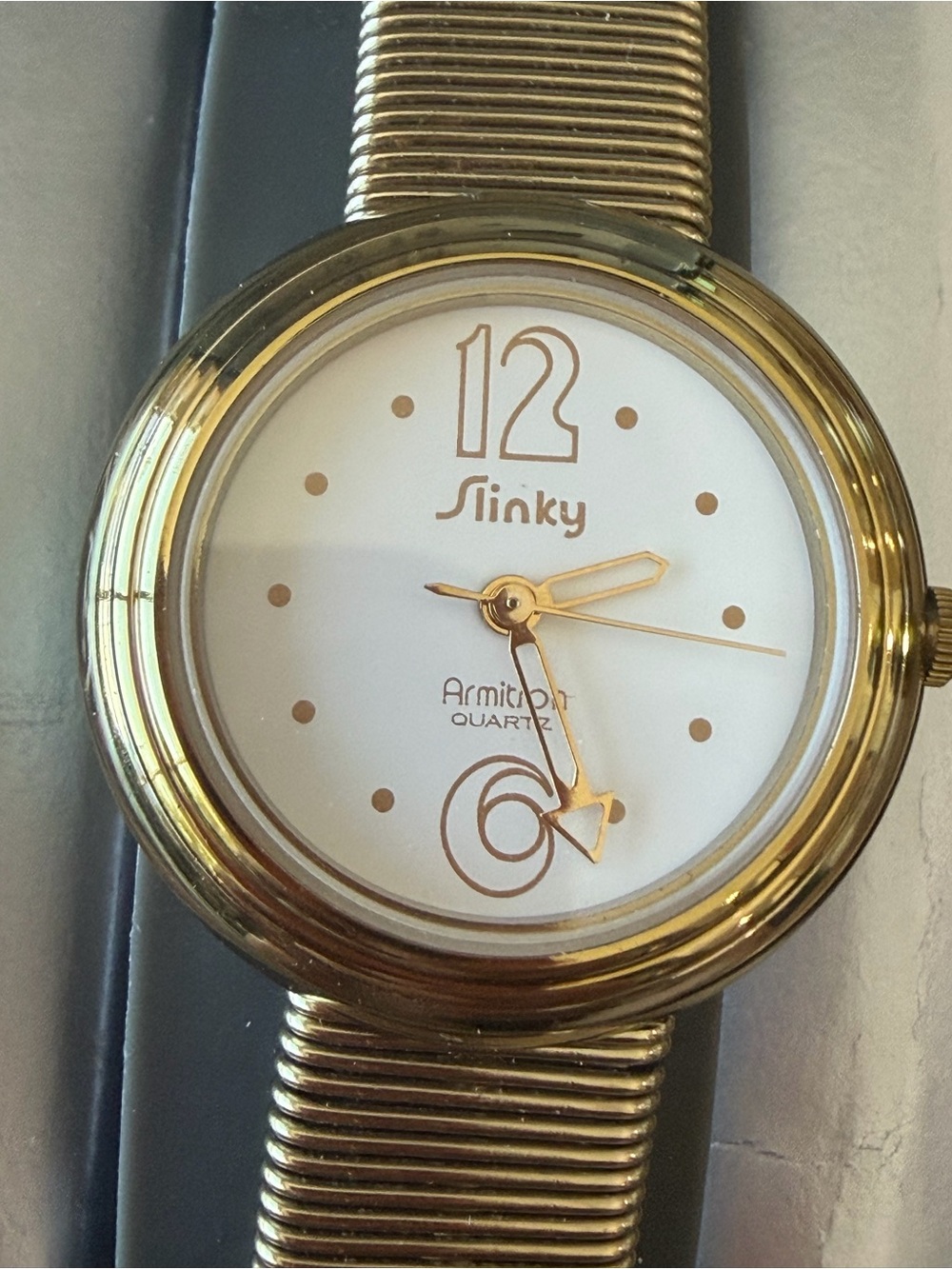 Vintage Armitron "Slinky" Gold Tone Watch 29mm w/ original box and papers - Picture 3 of 7